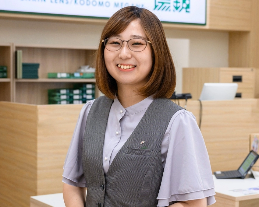 K.Y.さん　正面笑顔写真